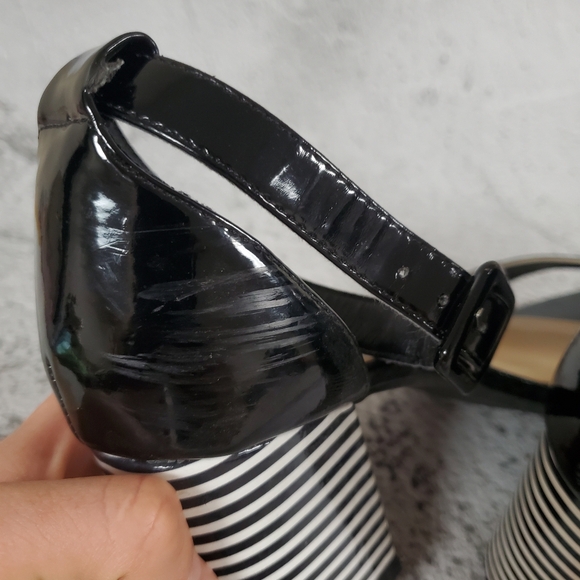 Chinese Laundry Judy Block Heel Sandals Black and White Striped Size 7.5 EUC - Picture 3 of 10